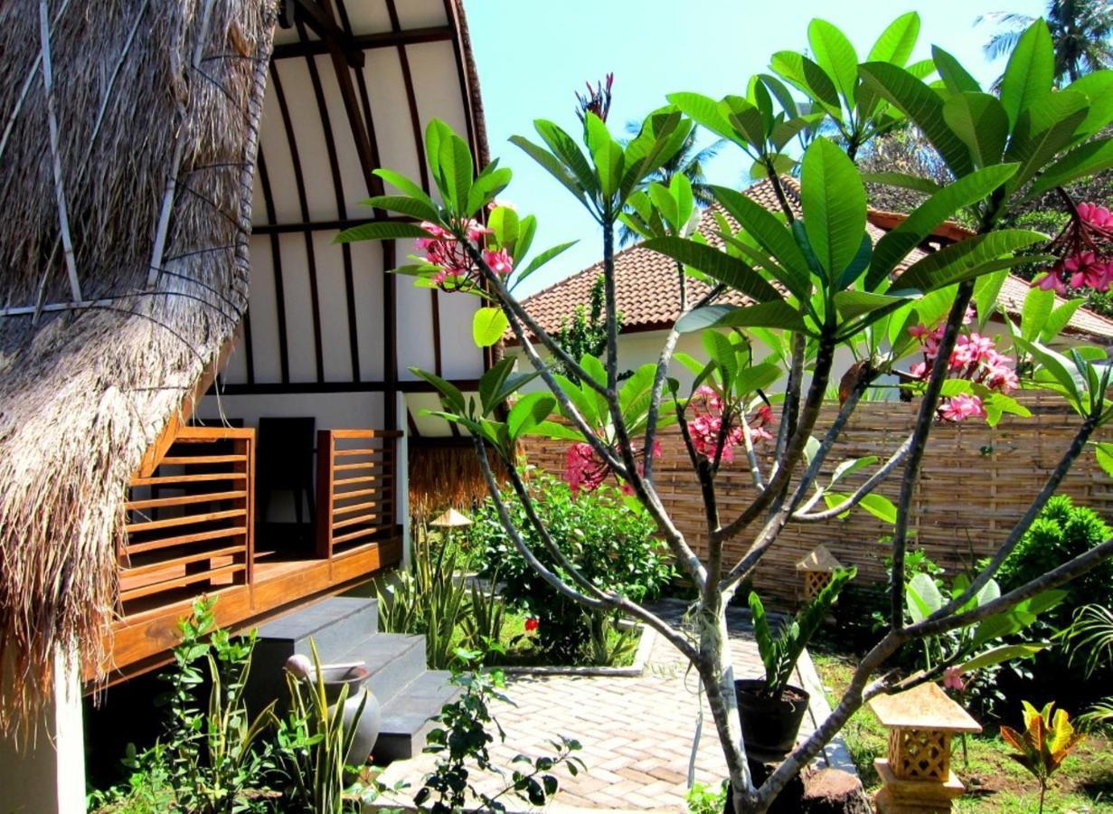 Oceans 5 Dive Resort Gili Air Bagian luar foto