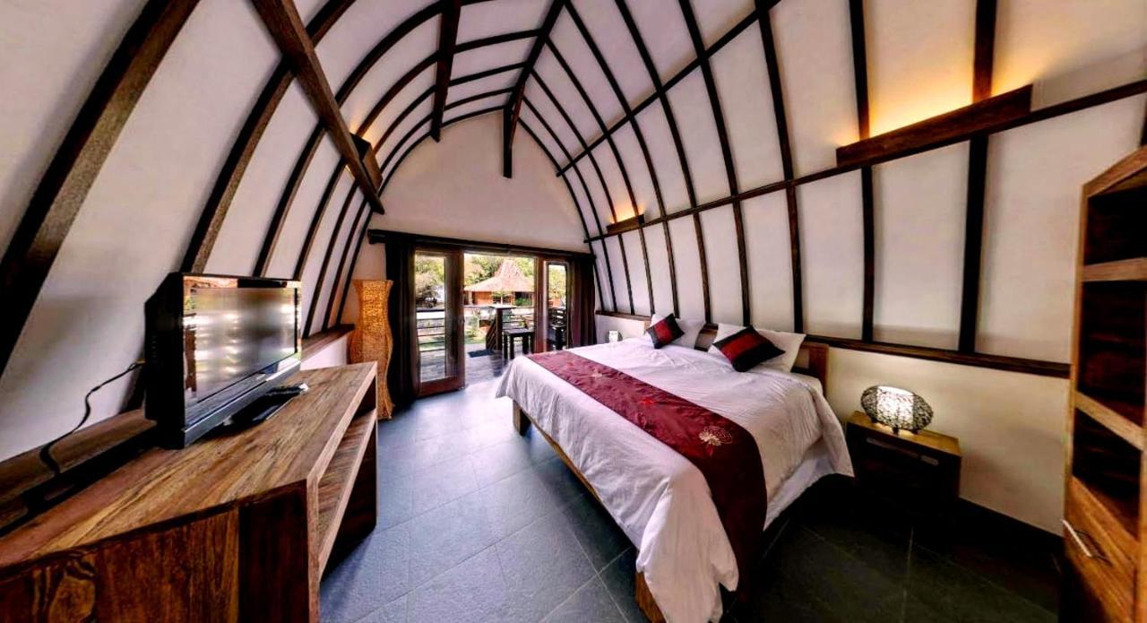 Oceans 5 Dive Resort Gili Air Bagian luar foto