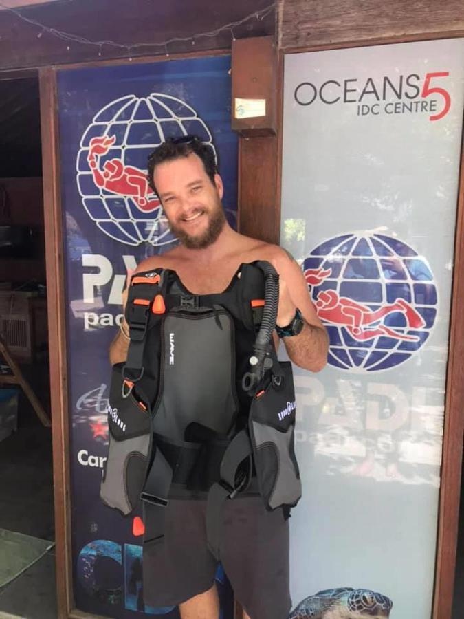 Oceans 5 Dive Resort Gili Air Bagian luar foto