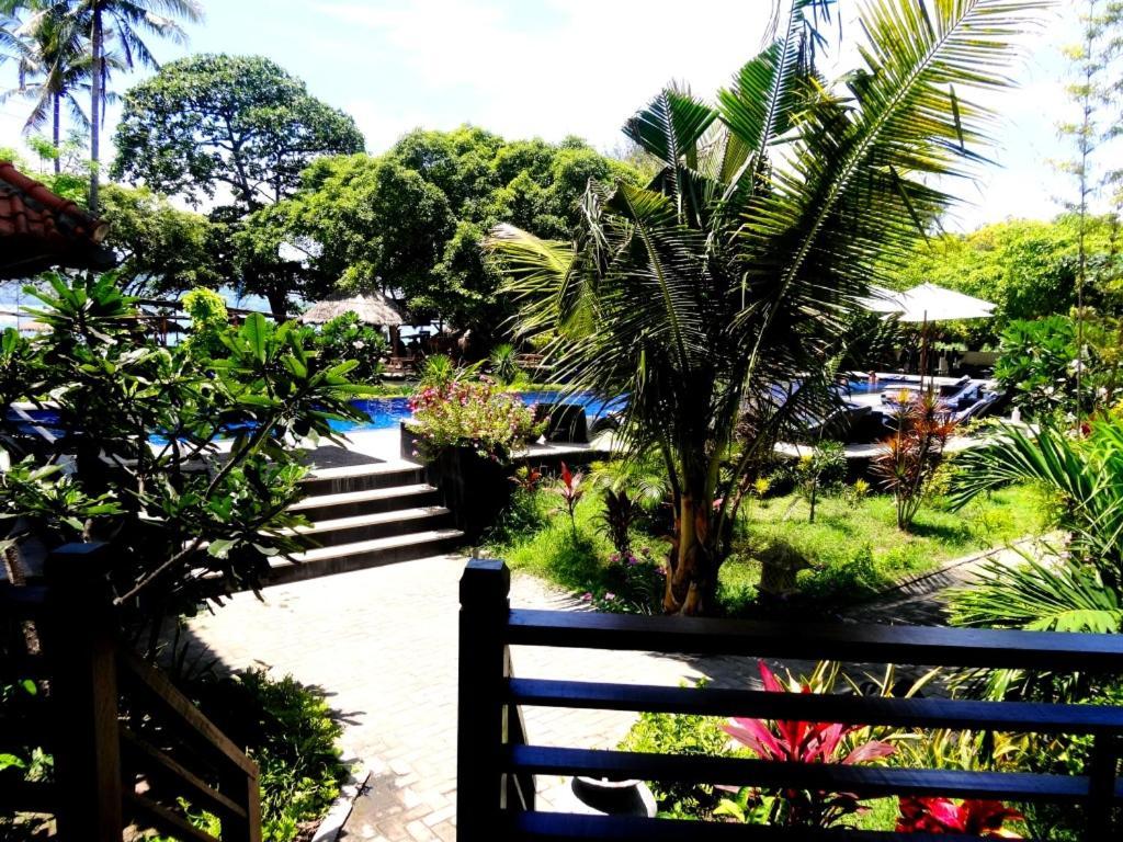 Oceans 5 Dive Resort Gili Air Bagian luar foto