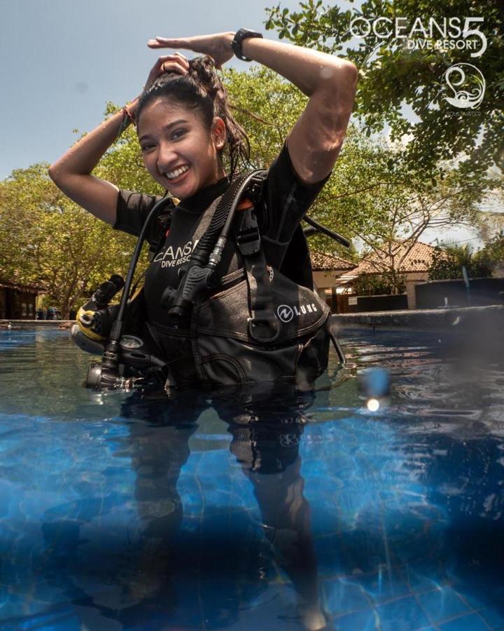 Oceans 5 Dive Resort Gili Air Bagian luar foto