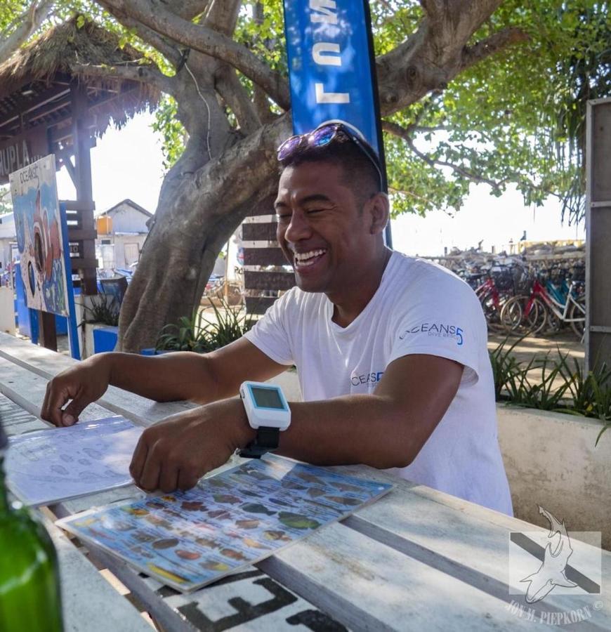 Oceans 5 Dive Resort Gili Air Bagian luar foto