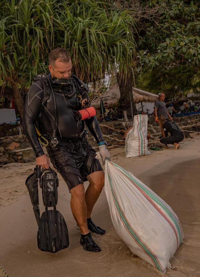 Oceans 5 Dive Resort Gili Air Bagian luar foto